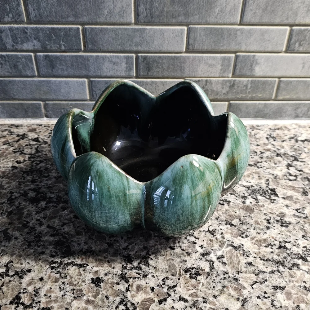 Vintage Blu Mountain Pottery Lotus bowl/Vase - Picture 2 of 3